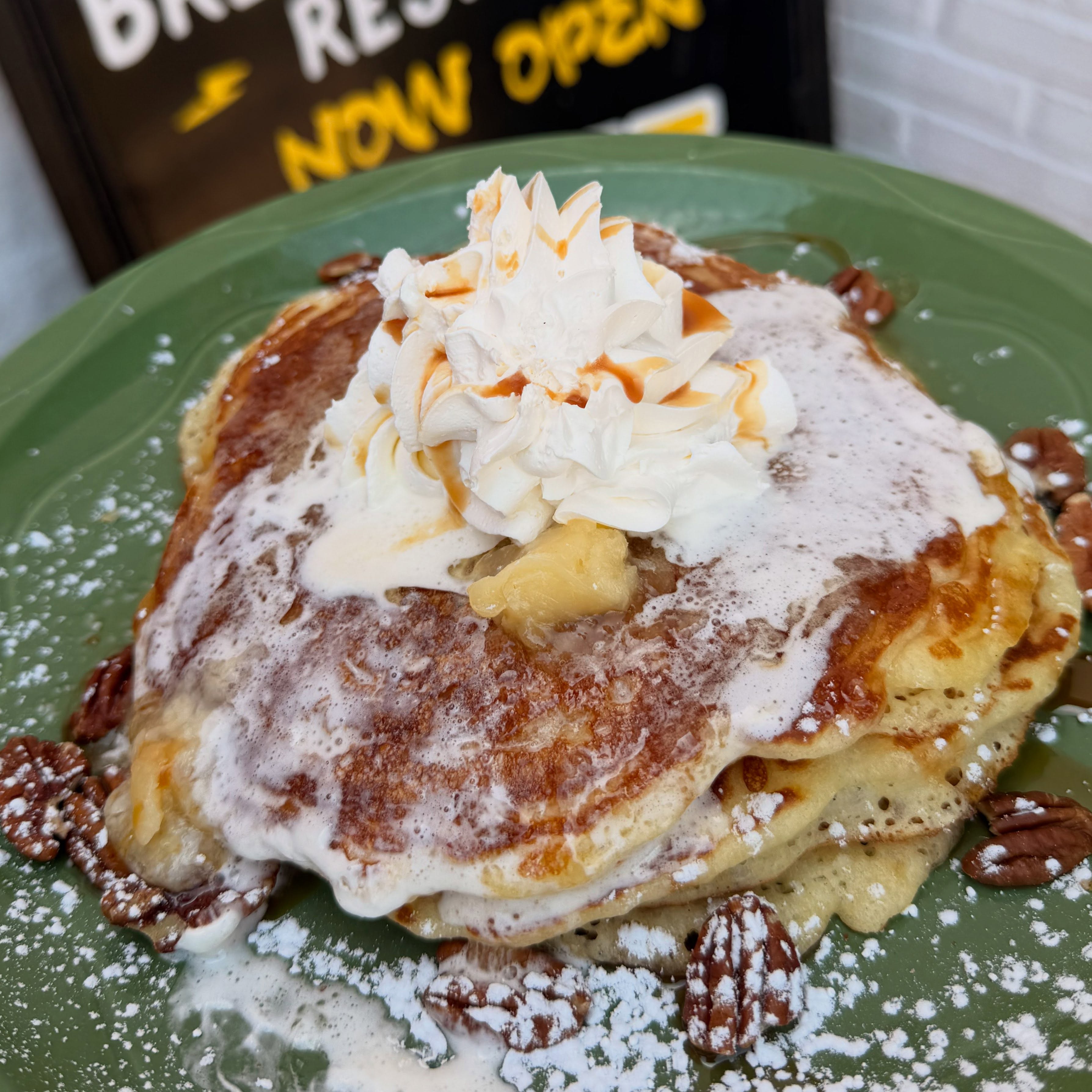 Cinnamon Roll Peach Pecan Pancakes 🥞 😋